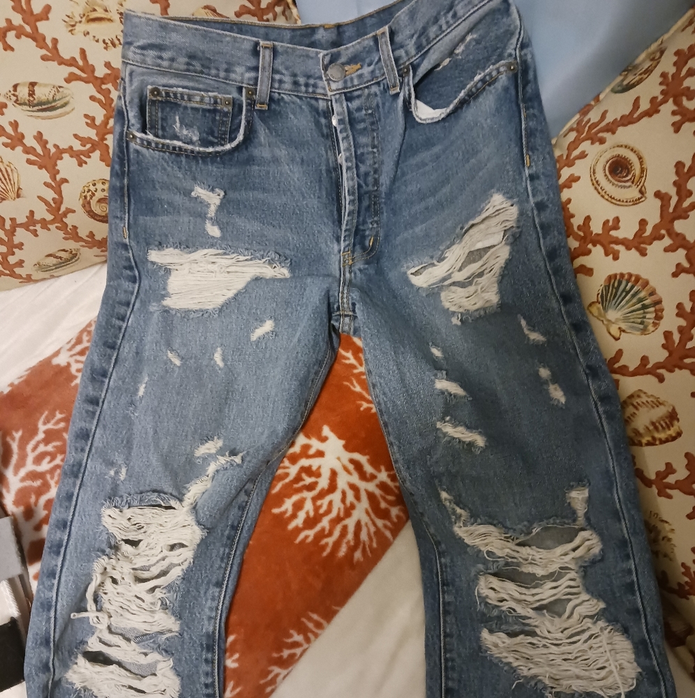 Carmar Distressed Button Fly Jean's. Size 27